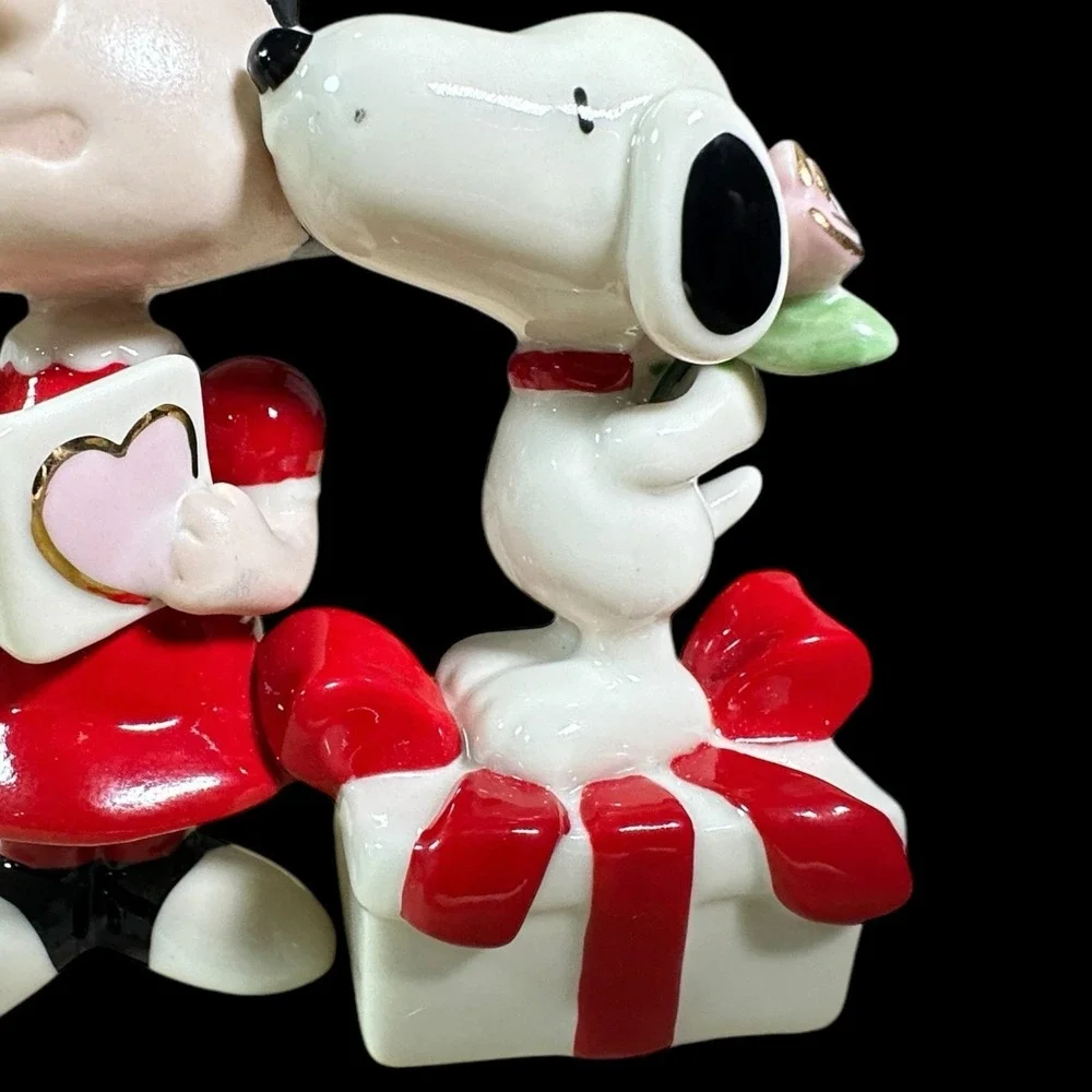 Lenox Snoopy & Lucy Peanuts Figurine – Snoopy Steals a Kiss‎ Rare w/ CoA READ
